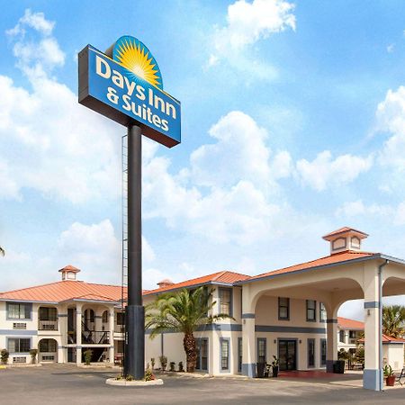 Days Inn & Suites By Wyndham Braunig Lake Elmendorf Zewnętrze zdjęcie
